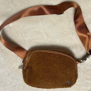 NWOT Lululemon Everywhere fleece belt bag Teddy Bear Fanny Pack